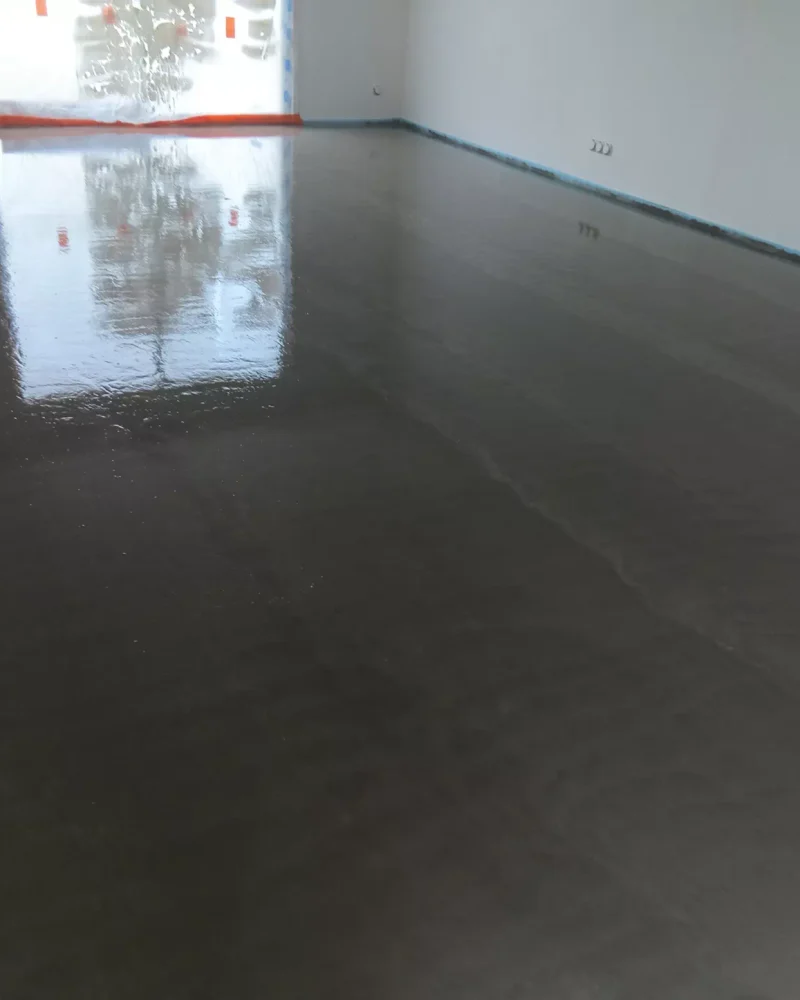 coulage-chape-liquide-cire-concept-carrelage (1)