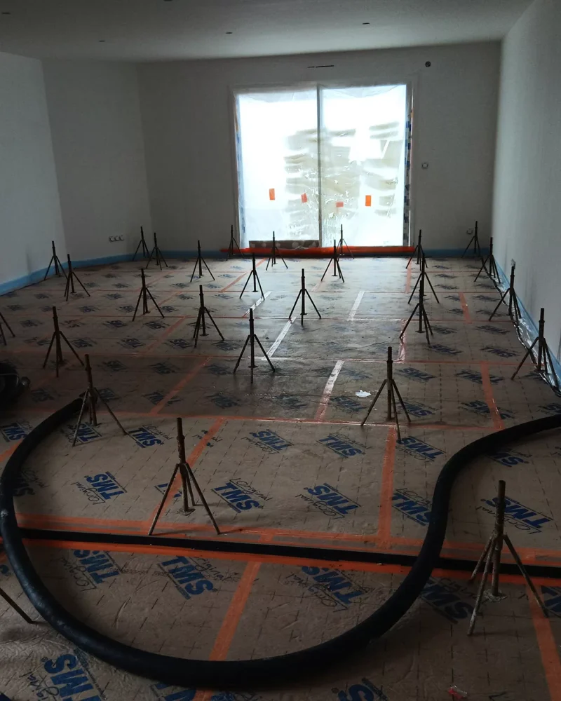 coulage-chape-liquide-cire-concept-carrelage (2)