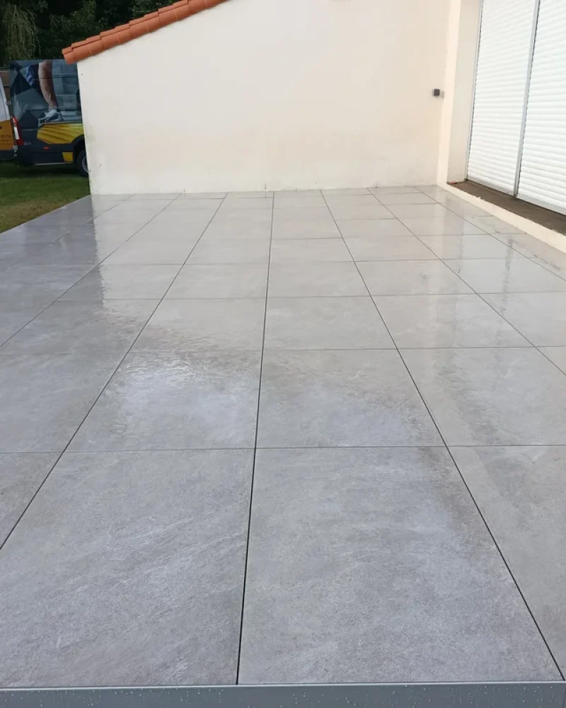 Réalisation de carrelage extérieur par Cire Concept Carrelage, carreleur à Talmont-Saint-Hilaire